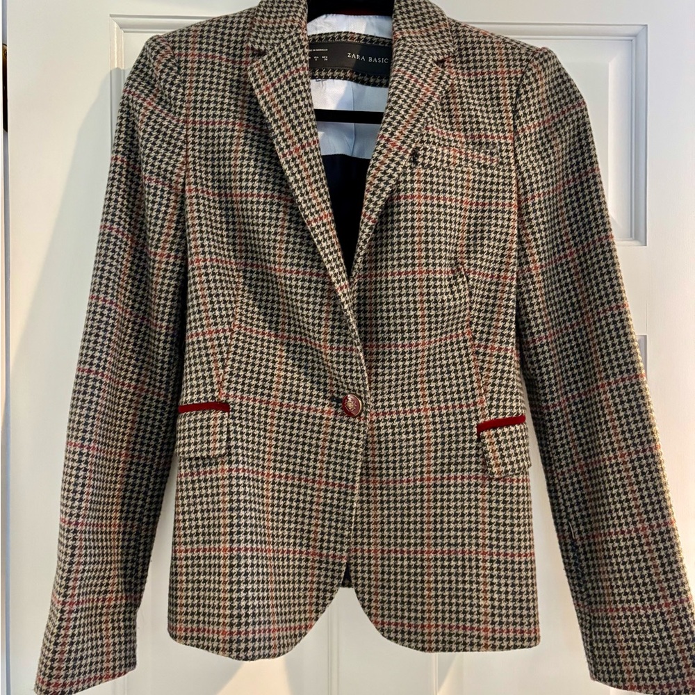 Zara wool plaid blazer in size small.